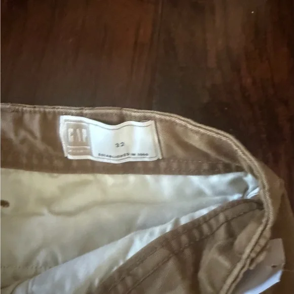 NWT GAP Men's Cargo Shorts in Tan - Picture 3 of 5